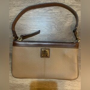 Dooney & Bourke Pebble Grain Leather Large Slim Wristlet in Caramel & Brown NWOT